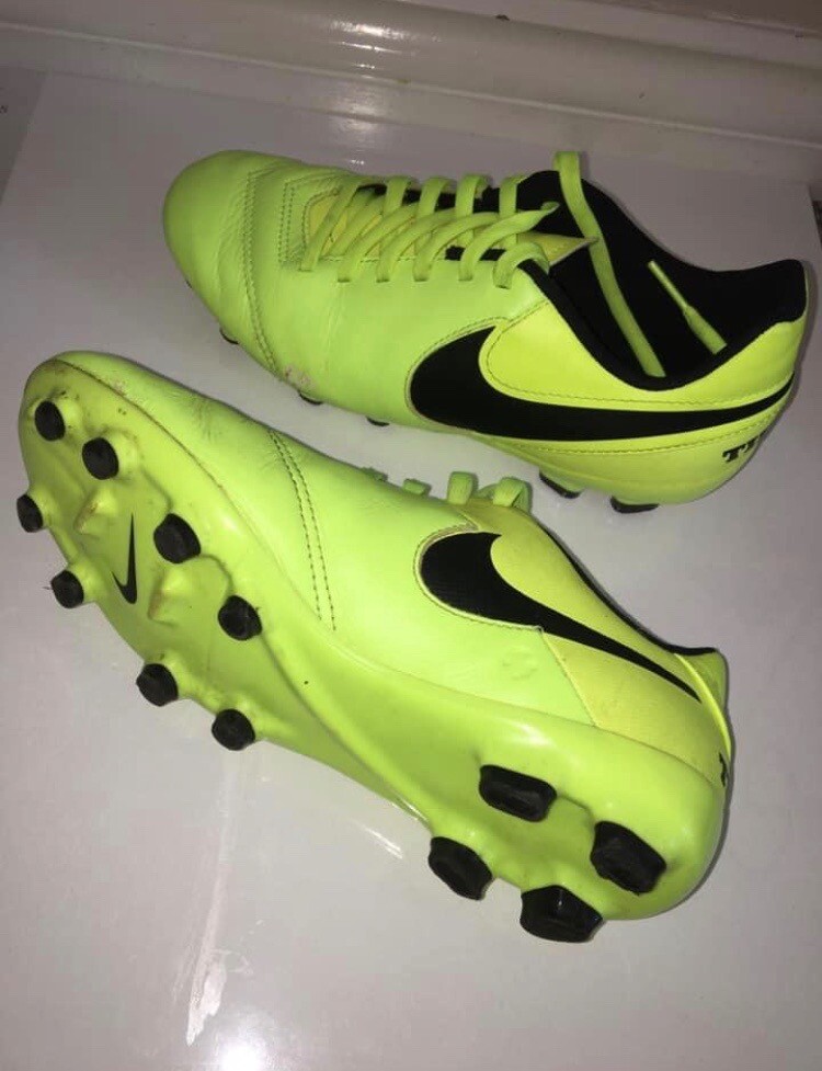 plastic studs for football boots
